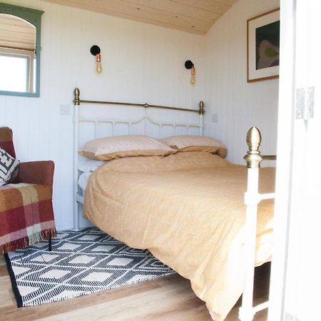 Ewe With A View Sea View Shepherds Huts Breage エクステリア 写真